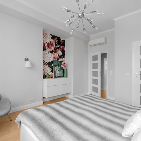 Unitapartament Delux Warszawa Centrum Blisko Plac Zbawiciela Hala Koszyki Metro Politechnika Jest To Elegancki I Wygodny Apartament Na Noclegi I Pobyt W Warszawie - Zapraszamy Екстер'єр фото